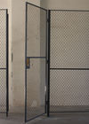 Le pareti di separazione grige della rete metallica di colore scelgono la porta provvista di cardini della gabbia di sicurezza antiruggine fornitore